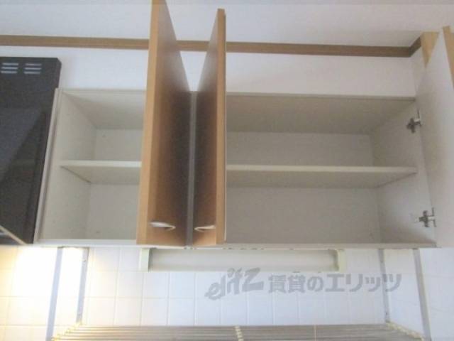 キッチン　上収納