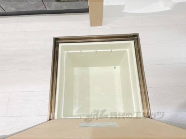 キッチン　床下収納
