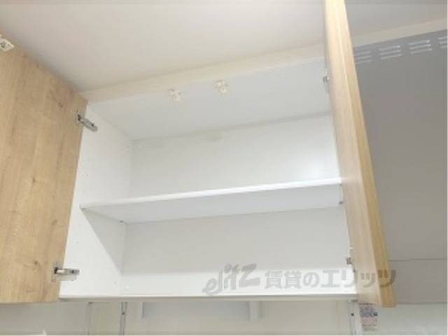 キッチン　上部収納