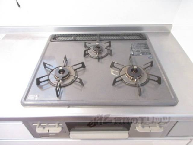 キッチン　3口コンロ
