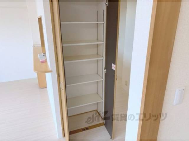 リビング　収納