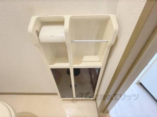 トイレ　棚