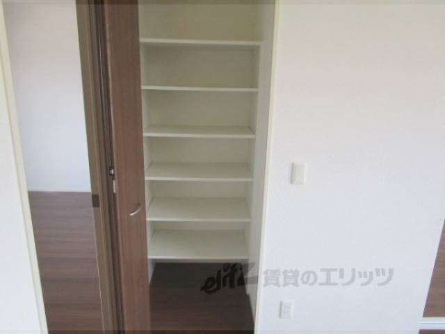 リビング　収納