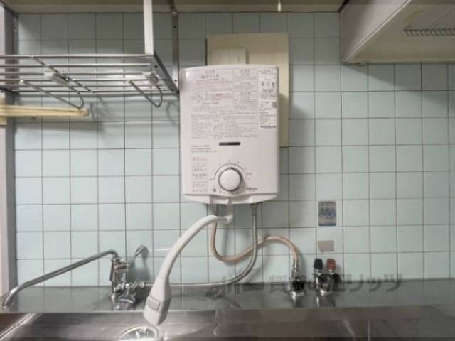 キッチン　給湯器