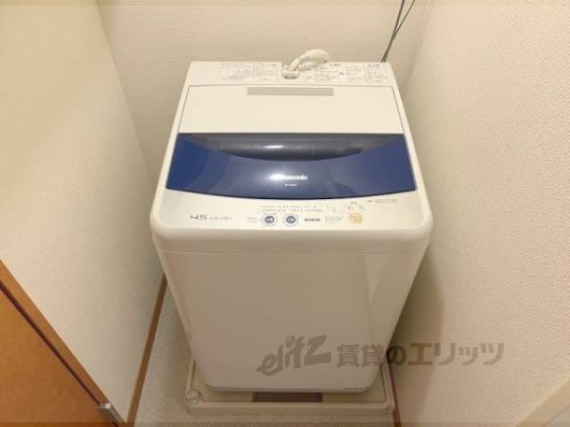 洗濯機置場　洗濯機