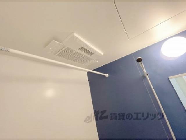 浴室乾燥機　収納