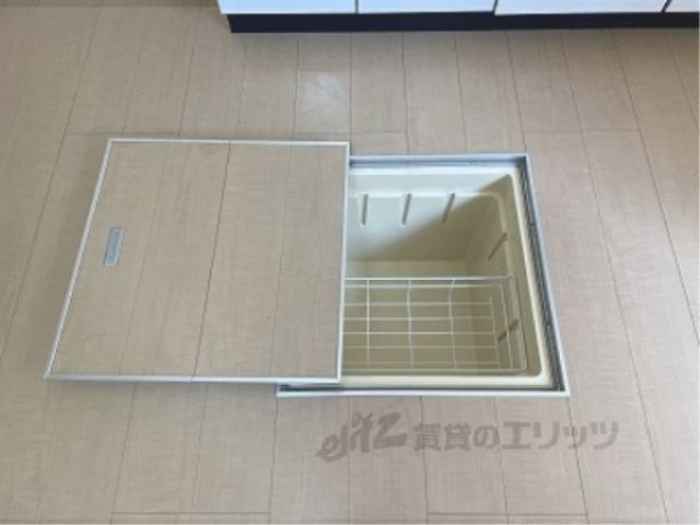 キッチン　床下収納