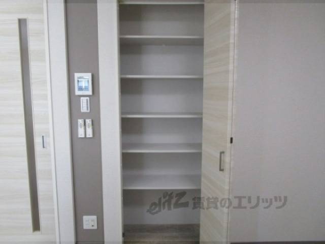 リビング　クローゼット