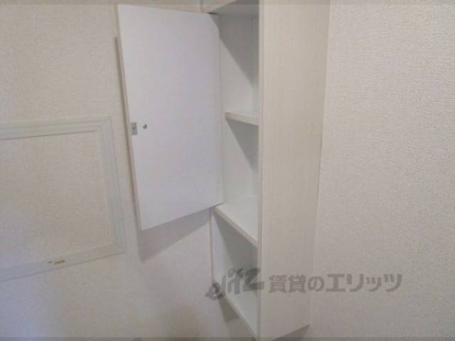 トイレ　棚