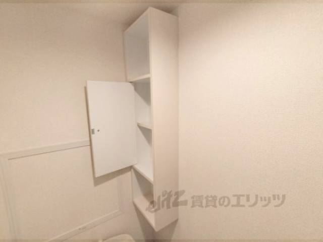 トイレ　棚