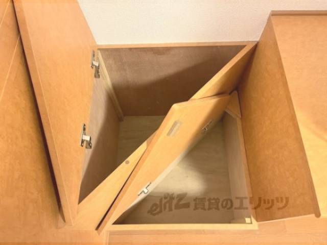 階段下収納
