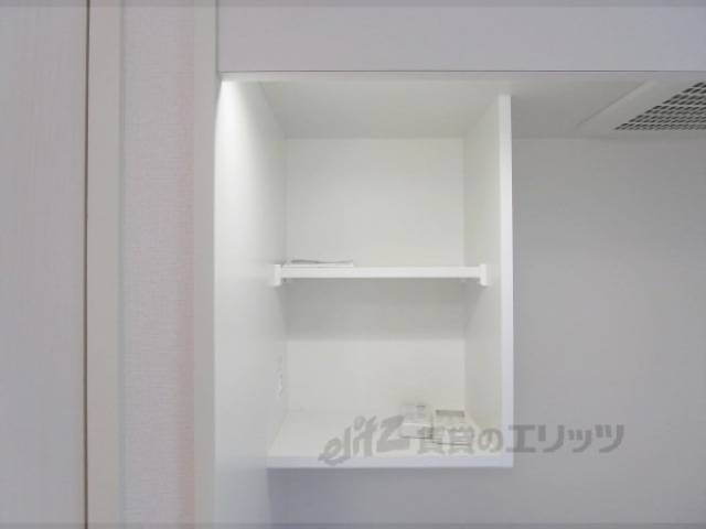 キッチン　収納棚