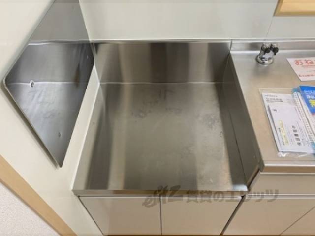 キッチン　コンロ置き場