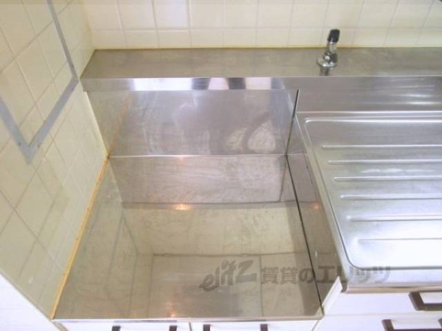 キッチン　コンロ置き場