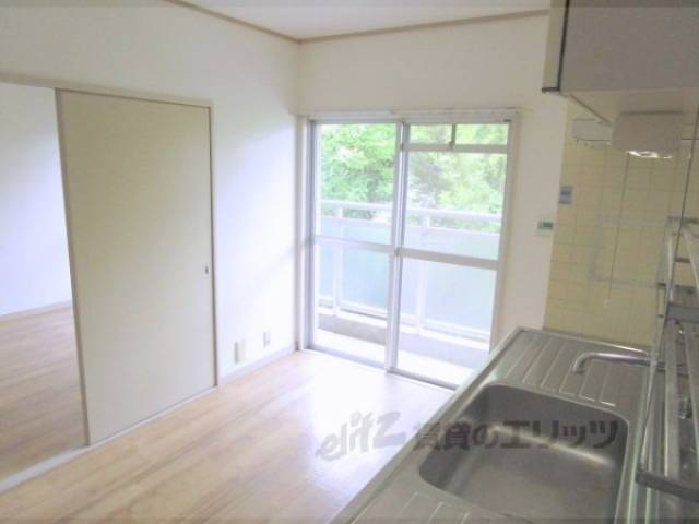 キッチン　ダイニング