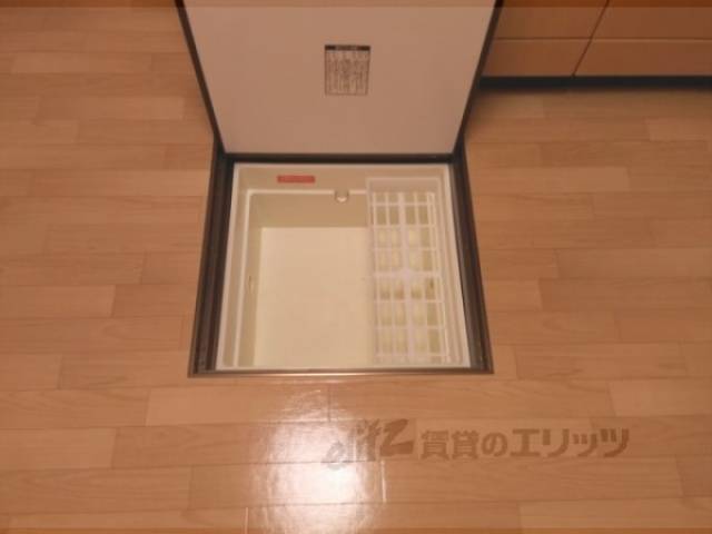 キッチン　床下収納