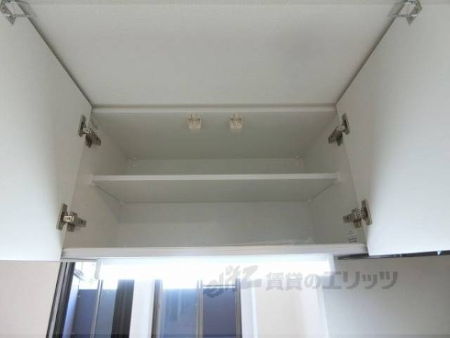 キッチン　上部収納