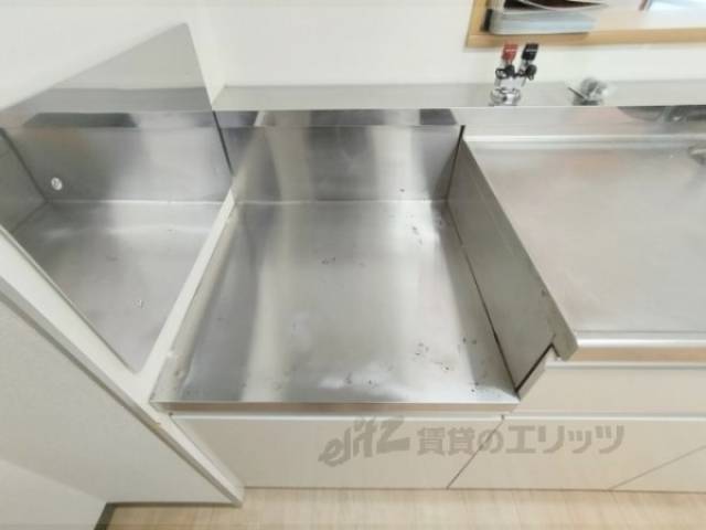 キッチン　コンロ置場