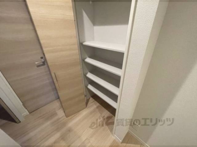 収納　廊下