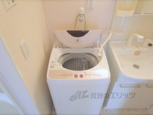 洗濯機置場　洗濯機