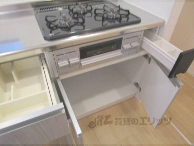 キッチン　収納