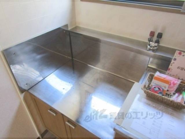キッチン　コンロ置き場