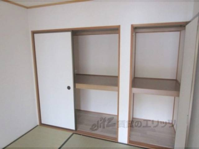 収納　押入れ