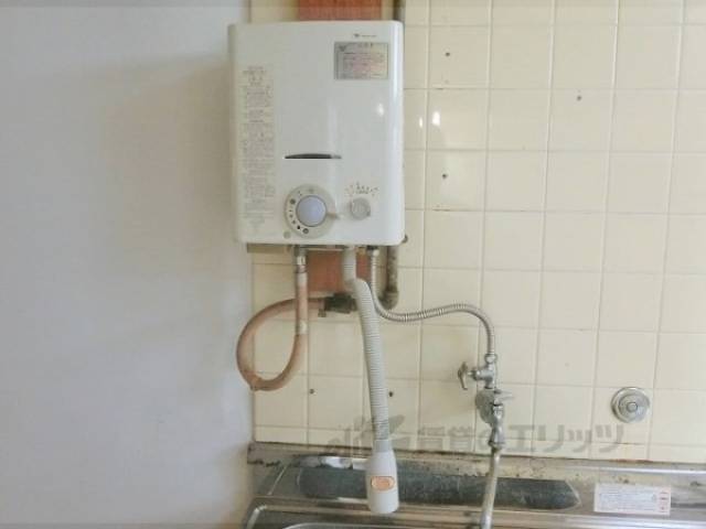 キッチン　給湯器
