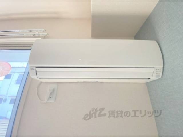 エアコン　上収納