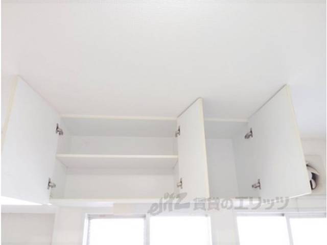 キッチン　上部収納