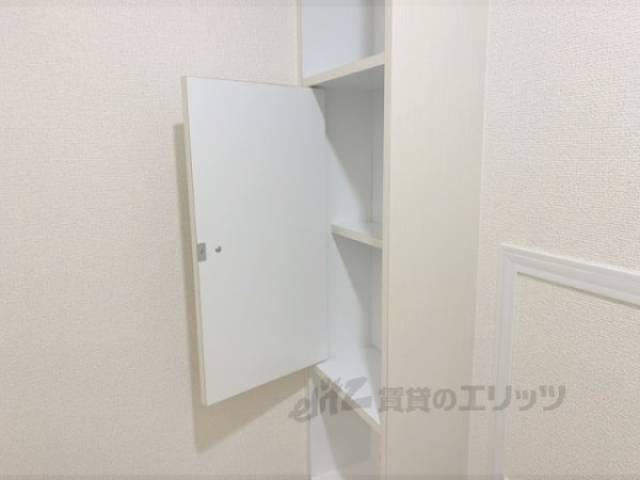トイレ　棚