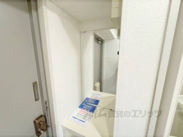 玄関　鏡