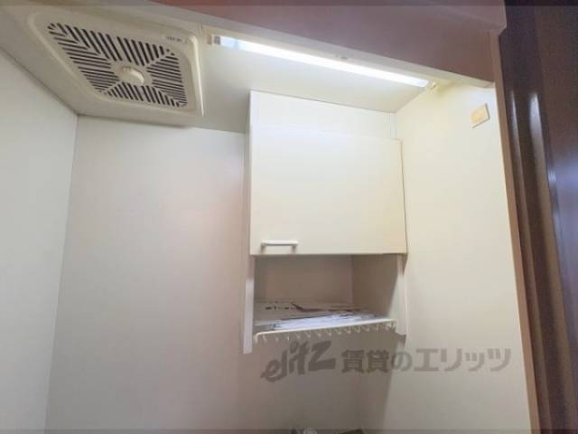 キッチン　上部収納