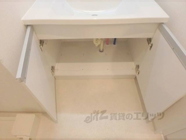 洗面所　下部収納