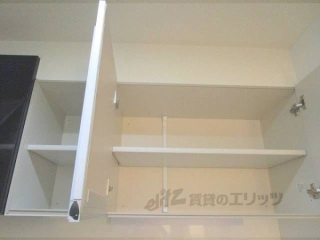 キッチン　上部収納