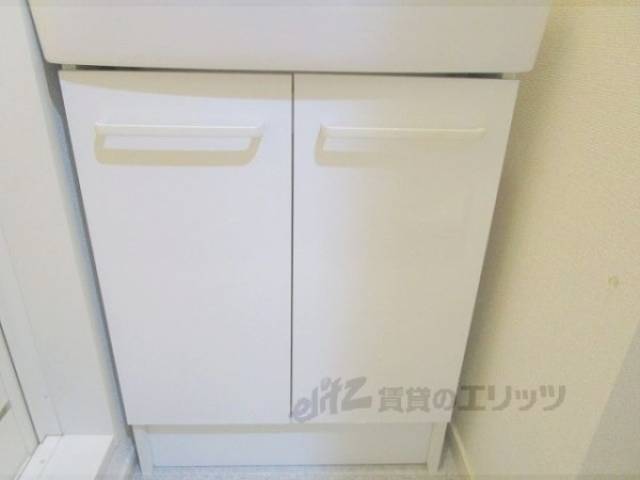洗面所　下部収納