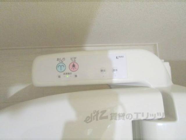 トイレ　温水洗浄便座