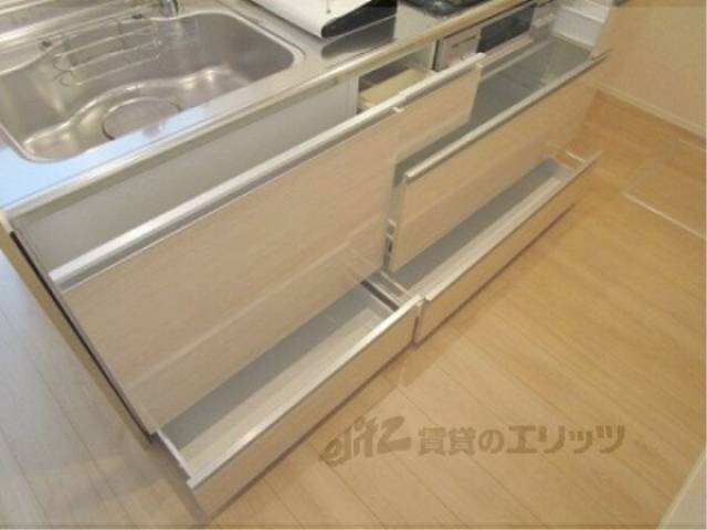 キッチン　下部収納