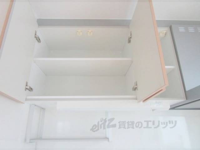 キッチン　上部収納