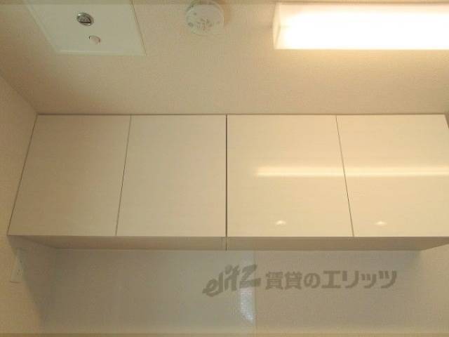 キッチン　上部収納