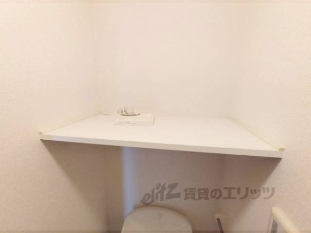 トイレ　棚