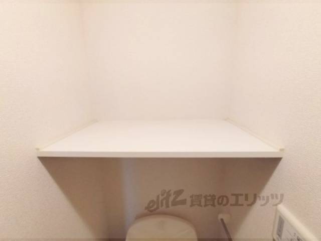 トイレ　棚