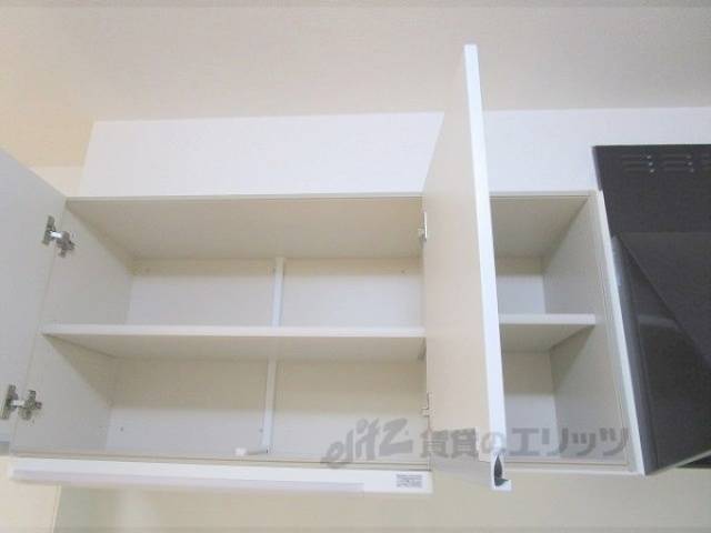 キッチン　上部収納