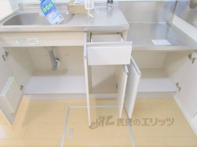 キッチン　上部収納