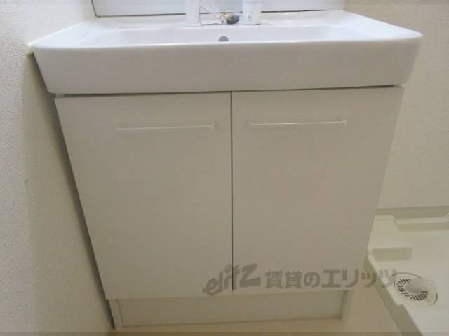 洗面所　下部収納