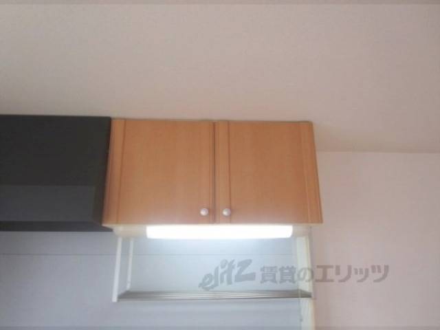 キッチン　上部収納