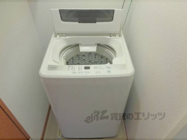 洗濯機置場　洗濯機