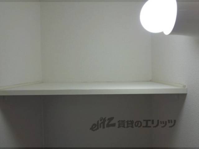 トイレ　棚