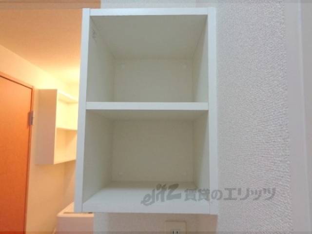 収納　棚