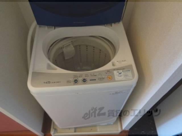 洗濯機置場　洗濯機